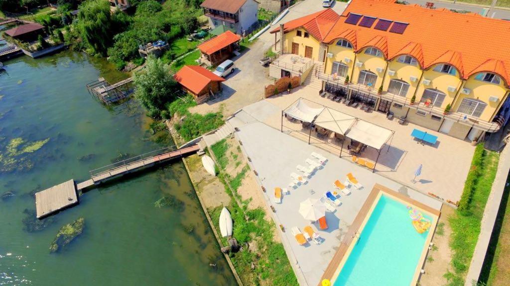 Mai Danube Eselnita Exterior foto